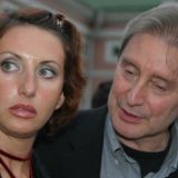 Пой в Израиле: концерт Смеховой в Москве отменили после встречи ее отца с женой иноагента Пугачевой