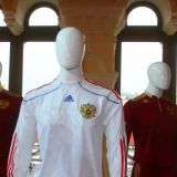Adidas готовится провернуть в России финансовую авантюру
