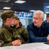 Собянин встретился с московскими контрактниками в центрах 