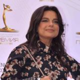 Стилист оценила наряды Королевой и Тарзана