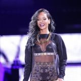 Готовит певица Рианна: рецепт салата за 10 минут