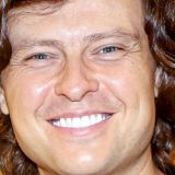 После смерти жены Прохор Шаляпин коротает дни с собачкой