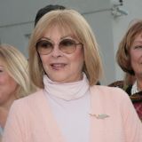 Разбитое сердце, болезнь и надежда: Брыльска отмечает 82-летие