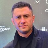 Недавно родившая жена Прилучного показала лицо без фильтров и макияжа