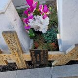 Поваленный крест на могиле Бондарчук напугал пришедших на Новодевичье кладбище 