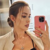 Купившая отдельную квартиру Костенко публично ответила на слухи о разводе с Тарасовым