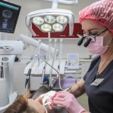 Звездный стоматолог развенчал мифы о кариесе