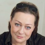 Как Пресвятая Дева: Марию Аронову повесили в метро