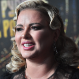 Переживающая выгорание Семенович стала затворницей