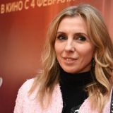 Ставшая мамой в третий раз Бондарчук показала новый снимок 6-месячного сына