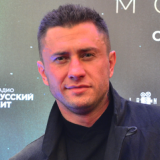 Прилучный поделился редким семейным кадром в честь важного события