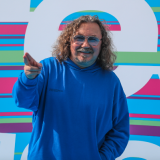 Николаев объяснился перед поклонниками из-за поездки за границу: Планировал давно