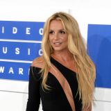 Отмечает развод? Потерявшая лямку платья Бритни Спирс зажгла с мужчиной в баре 