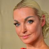 Таинственный мужчина проспонсировал Волочкову в важный момент: кто он? 