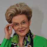 Шарлотка по рецепту Елены Малышевой: готовим вместе