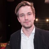 Любовь с первого взгляда: поспешно женившийся Петров последовал примеру коллег