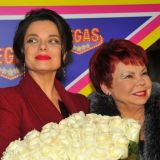 Наташа Королева улетела к матери в США