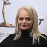 Привыкать жить одной: почему родные оставили Долину в одиночестве 