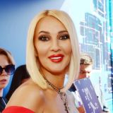 Новый образ: Кудрявцева решила сменить привычную для всех прическу