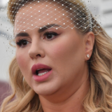 Семенович в откровенном купальнике произвела фурор пышными формами