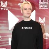 Его знают все: ставший суперзвездой SHAMAN представил своего наставника