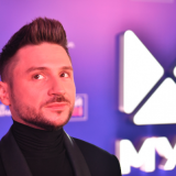 Психолог объяснила чрезмерный трудоголизм Лазарева: Попытка уйти от внутренних проблем