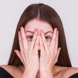 Врач развенчала миф о лечении прыщей