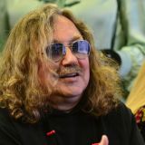 Браво! 63-летний Игорь Николаев нашел отдушину в молодой девушке