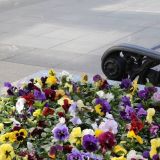 Территорию у станции метро 