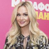 Начавшая отношения с женатым Лопырева впервые высказалась о ситуации: А кто святой?