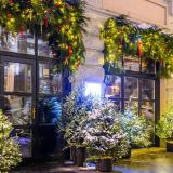 Собянин: Более 72 тыс магазинов и кафе украсили к Новому году в Москве