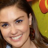 Раскрывшая любовь Муцениеце и солист 