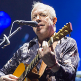 Макаревич* внес свое имя в список 