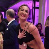 Вот это да! Бузова села в лужу в платье черного цвета, но встала на путь исправления / Клуб / На премии / Москва