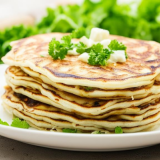 Рецепт дня: готовим ВОСХИТИТЕЛЬНЫЕ рисовые оладьи с сыром и зеленью / Домашние просят добавки 