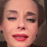 Бедная: неузнаваемая дочь Кончаловского и Толкалиной выбралась на улицу, прикрывая глаза