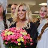 Запахло весной! Звезды шоу-бизнеса против роз: кто из них краше?