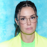 Муцениеце на презентации кинопроектов рассказала о планах уехать из России летом