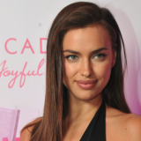 Ирина Шейк нашла убидительный способ доказать, что не делала пластических операций 