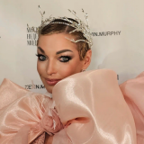 Благодарная Волочкова бросилась спасать Пугачеву от жуткой травли