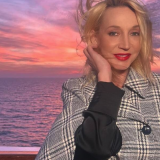 Орбакайте светится от счастья на фоне скандала с планирующей возвращение в Россию Пугачевой