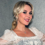 Адвокат оценил шансы бывшего мужа Пелагеи запретить выезд дочери за границу