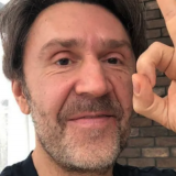 Шнуров сразу после развода с женой прибрал к рукам известную молодую певицу