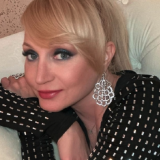 Покинувшая Россию Орбакайте исполнила лучшие хиты Пугачевой перед зажиточной публикой