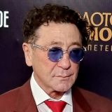 Появившийся на публике с молодухой Лепс стал объектом насмешек