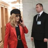 Пугачева стремительно лысеет: Спит в парике