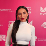 Неузнаваемая Алсу после скандального развода с Абрамовым вызвала вопросы своим видом