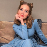 Отдыхающая на Мальдивах Асмус показала обручальное кольцо и произвела фурор