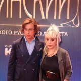 Замок покинувших Россию Пугачевой и Галкина* в деревне Грязь разваливается на глазах