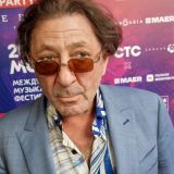 Лепс пожаловался, что тратит на молодую возлюбленную слишком много денег